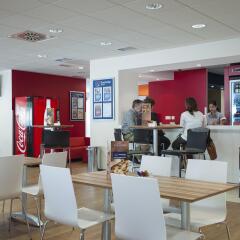 Отель Travelodge Madrid Alcalá Мадрид гостиничный бар