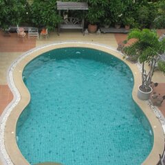 Апартаменты Sophon.19 Apartment (Baan Klang Noen) бассейн фото 2
