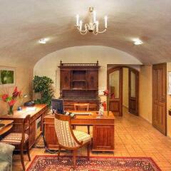 Little Quarter Hostel развлечения