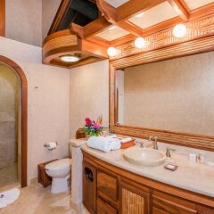 Отель The Springs Resort and Spa at Arenal ванная фото 2