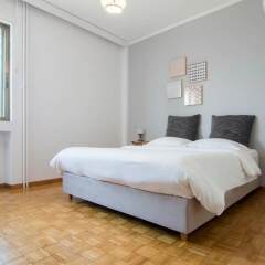Апартаменты Vintage Style 2 Bedroom Apartment Афины комната для гостей