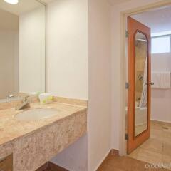 Отель Holiday Inn Resort Acapulco ванная