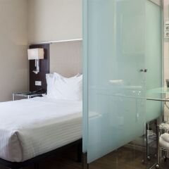 Отель AC Hotel Irla by Marriott Испания, Барселона - отзывы, цены и фото номеров - забронировать отель AC Hotel Irla by Marriott онлайн комната для гостей фото 5