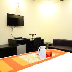 Отель Fabhotel Kailash Colony Metro Station удобства в номере