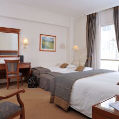 Athens Atrium Hotel and Suites комната для гостей
