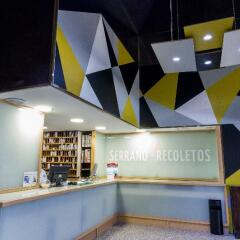 Apart-Hotel Serrano Recoletos гостиничный бар