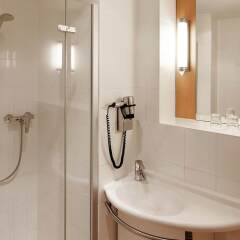 Отель ibis Nuernberg Altstadt ванная фото 2