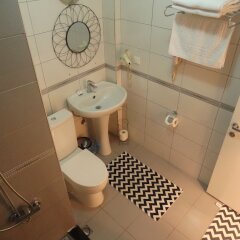 Yakamoz Hotel & Restaurant Турция, Ташкёпрю - отзывы, цены и фото номеров - забронировать отель Yakamoz Hotel & Restaurant онлайн ванная фото 2