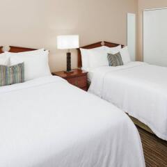 Отель GrandStay Residential Suites - Eau Claire комната для гостей