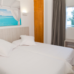 Отель Apartamentos Panoramic Испания, Ивиса - отзывы, цены и фото номеров - забронировать отель Apartamentos Panoramic онлайн комната для гостей фото 2