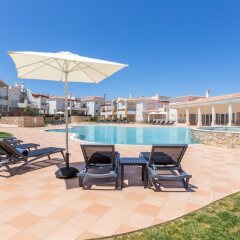Отель Salema Beach Village бассейн