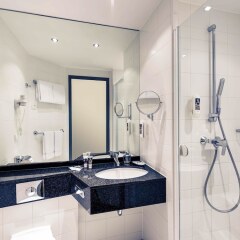 Отель Mercure Hotel Düsseldorf City Nord Германия, Дюссельдорф - 4 отзыва об отеле, цены и фото номеров - забронировать отель Mercure Hotel Düsseldorf City Nord онлайн ванная