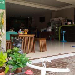 Отель ZEN Rooms Mahachai Khao San Бангкок гостиничный бар