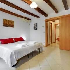 Отель Bed & Breakfast Giardini Италия, Венеция - 1 отзыв об отеле, цены и фото номеров - забронировать отель Bed & Breakfast Giardini онлайн сейф в номере