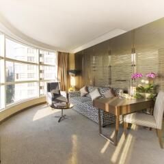 Отель The Salisbury - YMCA of Hong Kong Люкс с различными типами кроватей фото 5