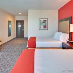 Отель Holiday Inn Express Los Angeles Airport, an IHG Hotel США, Лос-Анджелес - 9 отзывов об отеле, цены и фото номеров - забронировать отель Holiday Inn Express Los Angeles Airport, an IHG Hotel онлайн комната для гостей фото 4