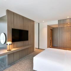 Отель Courtyard by Marriott Al Barsha, Dubai комната для гостей фото 5