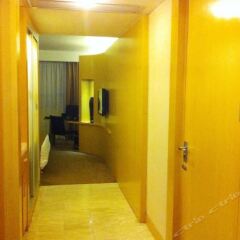 Ying Feng Hotel сейф в номере