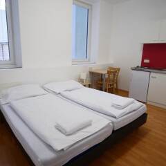 Отель Easy Room Hostel Vienna Австрия, Вена - отзывы, цены и фото номеров - забронировать отель Easy Room Hostel Vienna онлайн комната для гостей фото 5