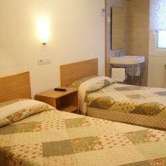 Отель Hostal Conde Güell детские мероприятия