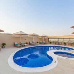 Отель Flora Al Barsha Mall of the Emirates бассейн