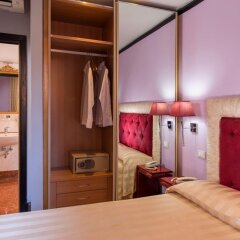 Отель Imperium Suite Navona сейф в номере