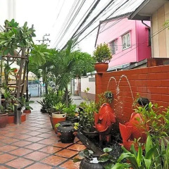 Апартаменты Sathorn Saint View Serviced Apartment Бангкок фото 4