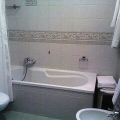 Отель San Cassiano Ca'Favretto Италия, Венеция - 10 отзывов об отеле, цены и фото номеров - забронировать отель San Cassiano Ca'Favretto онлайн ванная