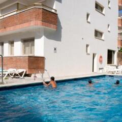 Отель Eldorado Apartamentos Turisticos Испания, Льорет-де-Мар - отзывы, цены и фото номеров - забронировать отель Eldorado Apartamentos Turisticos онлайн бассейн