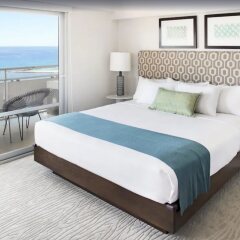 Отель Ilikai Hotel & Luxury Suites США, Пляж Waikiki - отзывы, цены и фото номеров - забронировать отель Ilikai Hotel & Luxury Suites онлайн комната для гостей фото 4