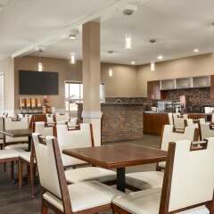 Отель Days Inn & Suites by Wyndham Brooks питание