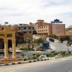Отель Kings Way Inn Petra Иордания, Вади-Муса - отзывы, цены и фото номеров - забронировать отель Kings Way Inn Petra онлайн городской автобус
