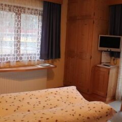 Отель Griesserhof сейф в номере