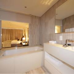 Отель Signature Holiday Homes Dubai ванная фото 2