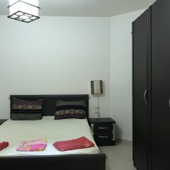 Апартаменты Regency Towers Apartments сейф в номере
