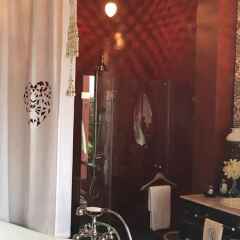 Amdaeng Bangkok Riverside Hotel Бангкок ванная фото 2