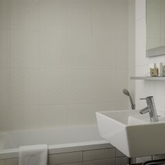 Отель Hôtel Courcelles Étoile ванная