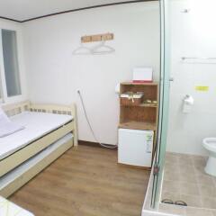 Отель Shinchon Hongdae Guesthouse спа