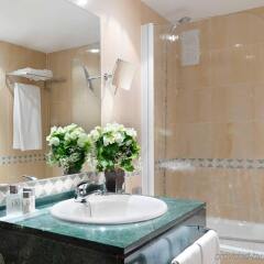 Отель Exe Hotel El Coloso Испания, Мадрид - 2 отзыва об отеле, цены и фото номеров - забронировать отель Exe Hotel El Coloso онлайн ванная