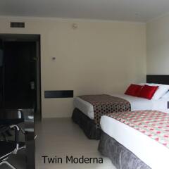 Porton Medellin Hotel сейф в номере