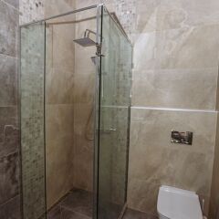 Апартаменты Hosthub - 2BR Super view Apartment Тбилиси ванная