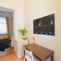 Отель Standard Apartment by Hi5 - Chainbridge Венгрия, Будапешт - отзывы, цены и фото номеров - забронировать отель Standard Apartment by Hi5 - Chainbridge онлайн комната для гостей фото 5