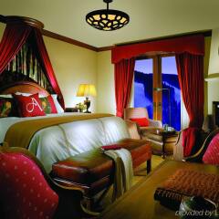 Отель The Arrabelle at Vail Square, A RockResort комната для гостей