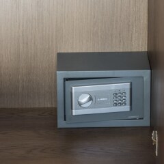 Отель D'Argento Boutique Rooms сейф в номере