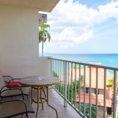 Отель Montego Bay Club Apartments Ямайка, Монтего-Бей - отзывы, цены и фото номеров - забронировать отель Montego Bay Club Apartments онлайн балкон