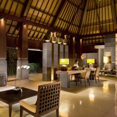 Отель The Kayana Villa интерьер отеля