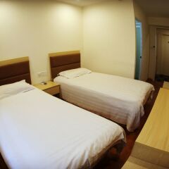 Отель The Phoenix Hostel Shanghai Китай, Шанхай - отзывы, цены и фото номеров - забронировать отель The Phoenix Hostel Shanghai онлайн комната для гостей фото 3