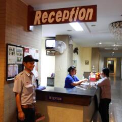 18 Coins Cafe & Hostel интерьер отеля фото 2