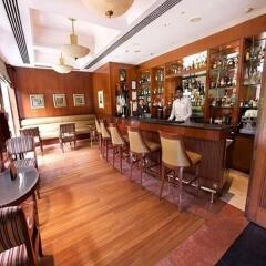 Отель Sheraton New Delhi Hotel Индия, Нью-Дели - отзывы, цены и фото номеров - забронировать отель Sheraton New Delhi Hotel онлайн гостиничный бар