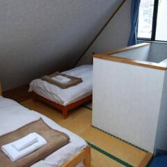 Отель Alpine Chalets Hakuba Хакуба комната для гостей